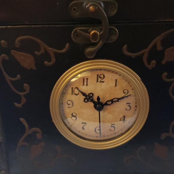 Clocks - Picture 3 of 4